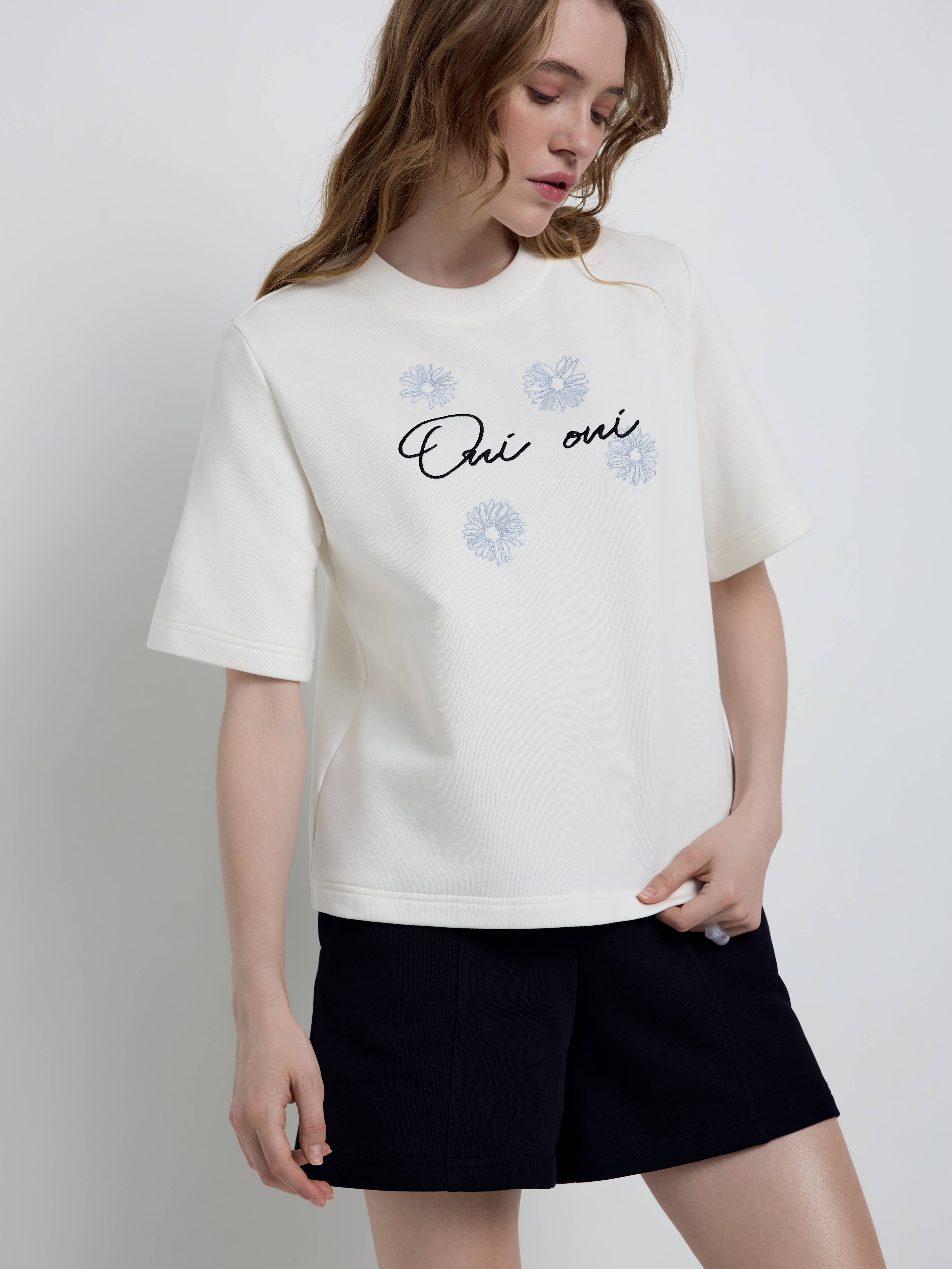 Свободная футболка из футера с вышивкой «Oui» LD 2284 Conte ⭐️, цвет off-white, размер 170-84/xs