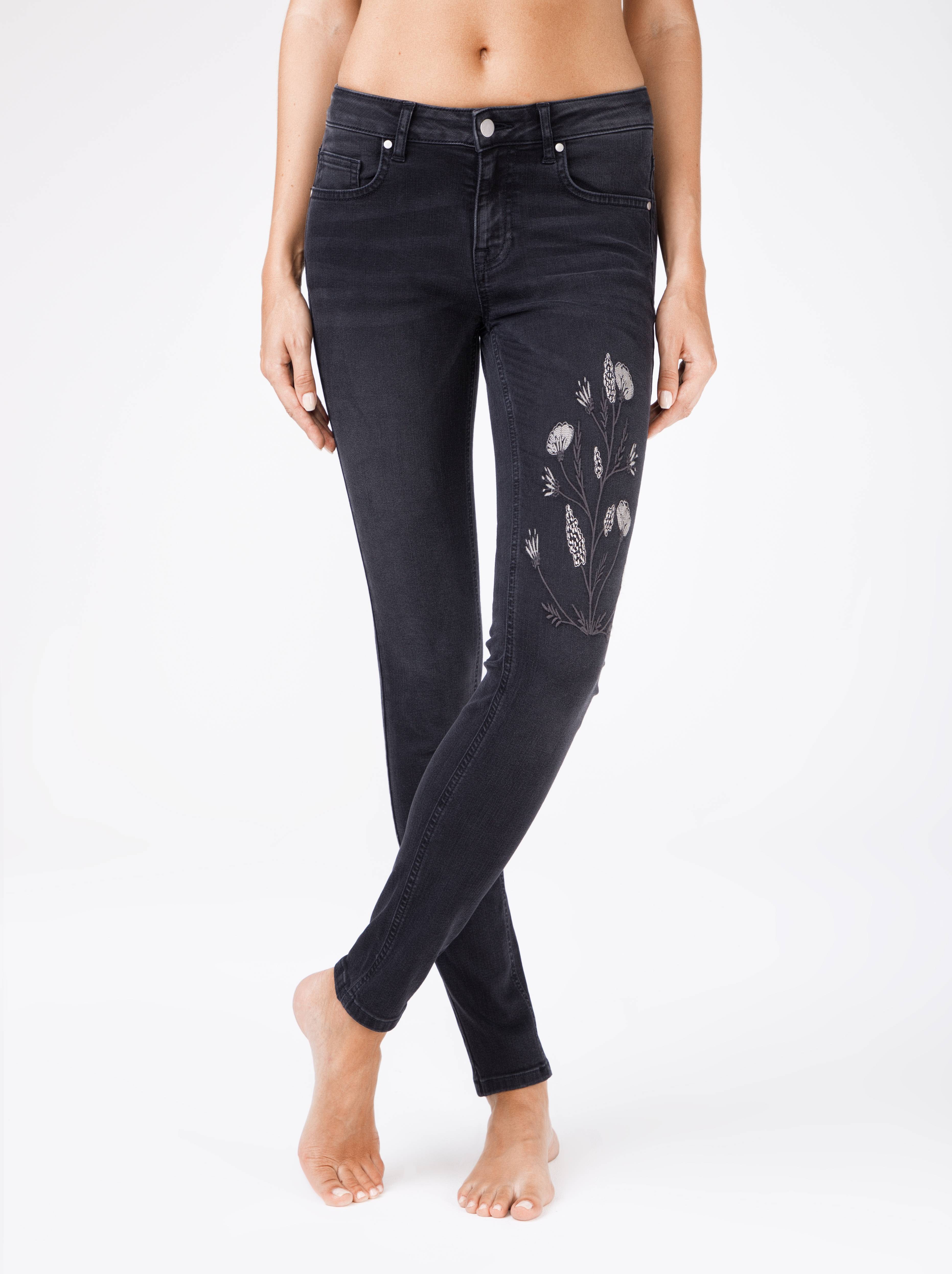 Моделирующие джинсы из премиального денима с вышивкой CON-100 Lycra® Conte ⭐️, цвет черный, размер 164-102 - фото 1