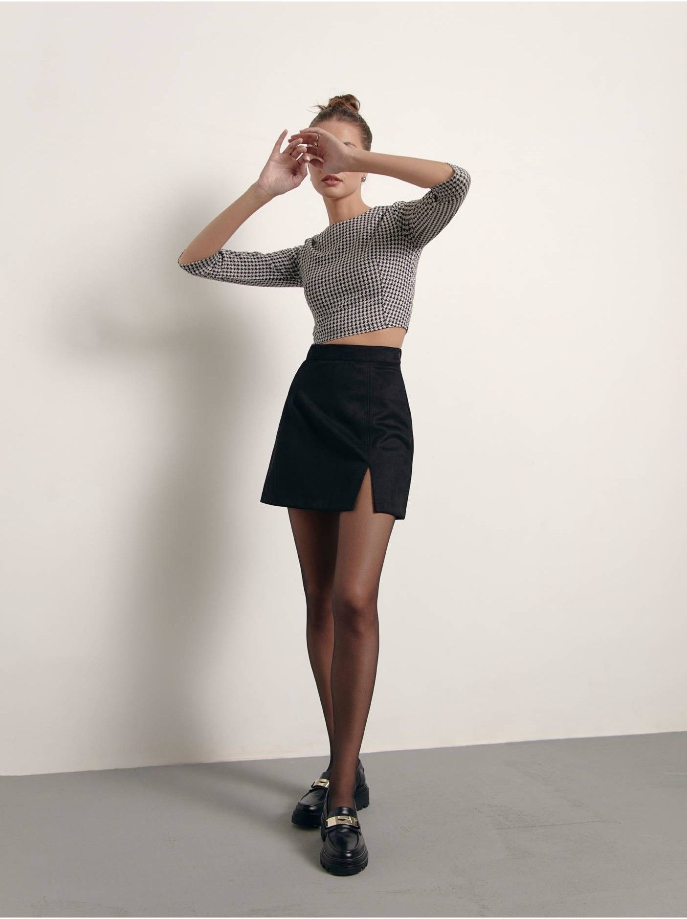 Әйел оргазмының жинағы Әйелі трусисын көрсетті