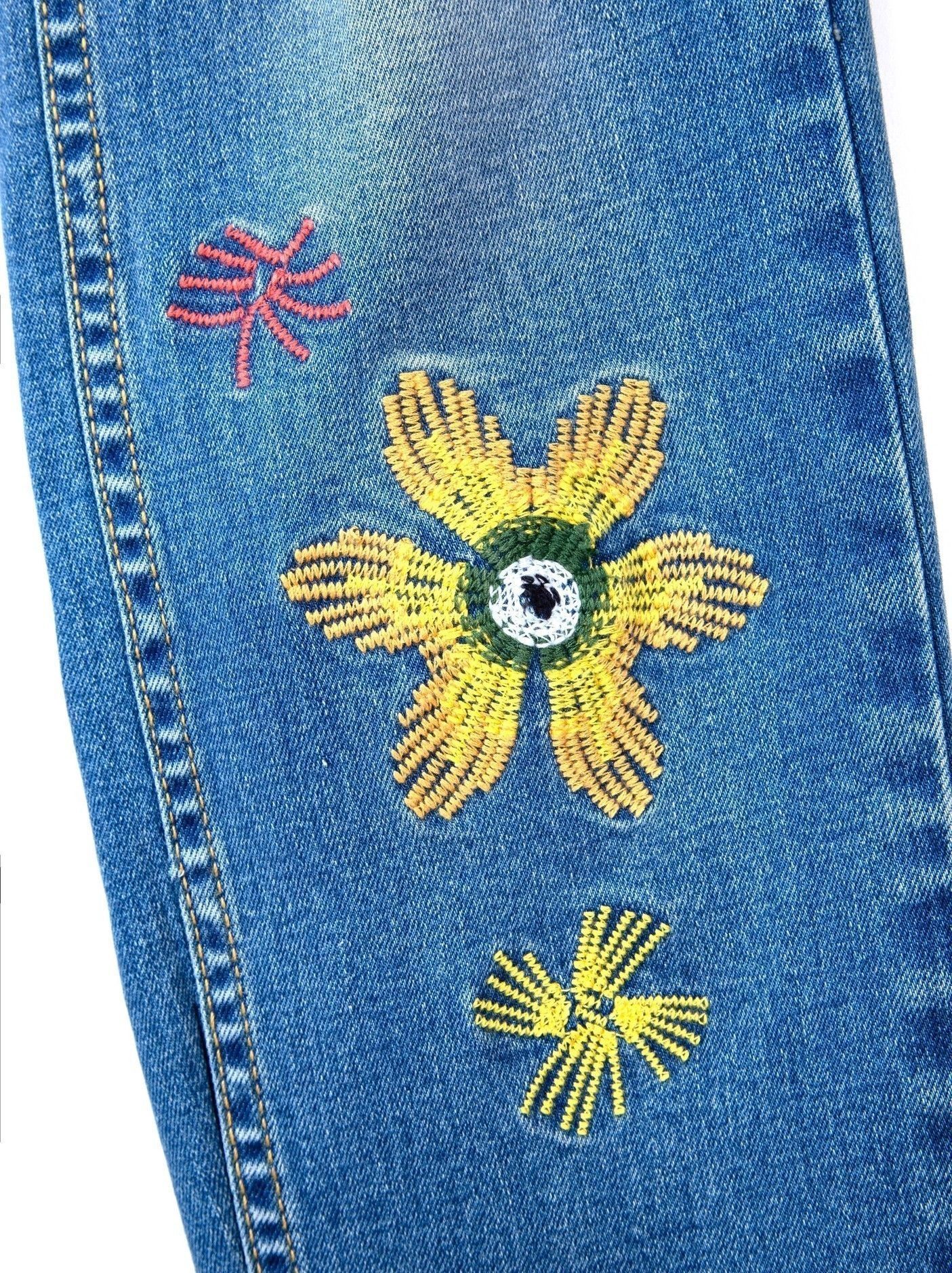 Анасы мен ұлымен шынайы секс Күреске арналған сексуалды леотард