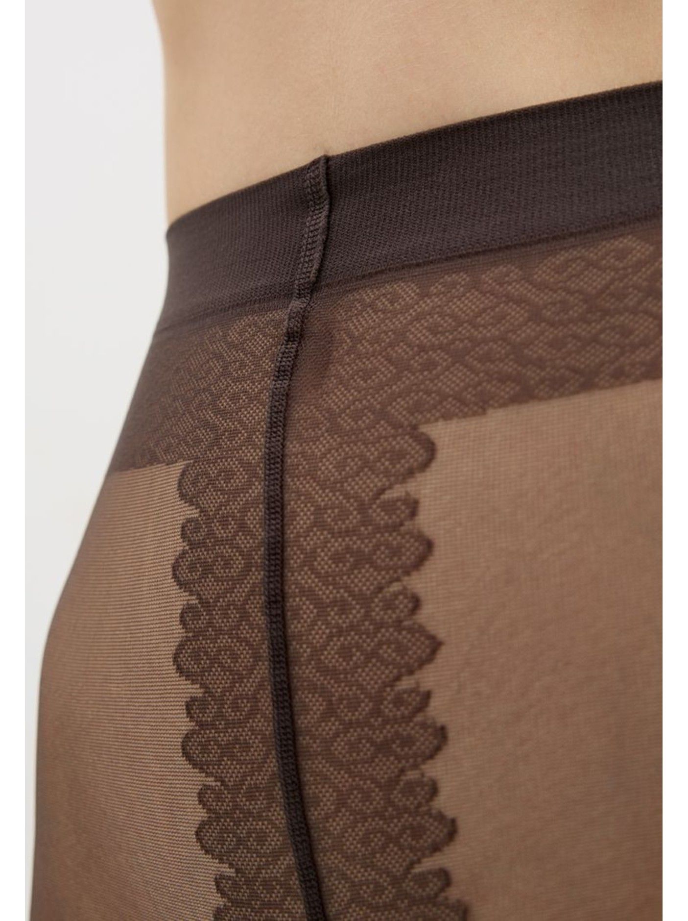 Оның кискасынан шашырау ұшып кетті Жоғалған камерадан жалаңаш кискалардың суреттері