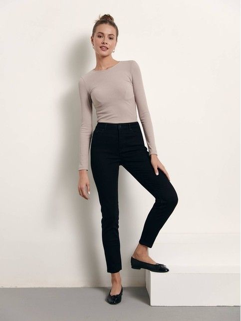 Slim fit mom store