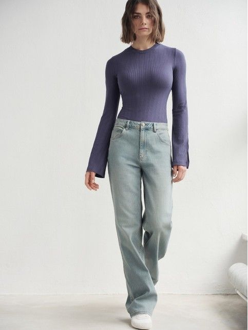 Боди в рубчик с расклешенными рукавами с разрезами LBD 3243 - купить в интернет-магазине Conte