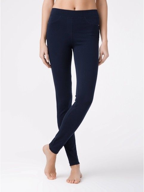 Моделирующие джеггинсы с эффектом