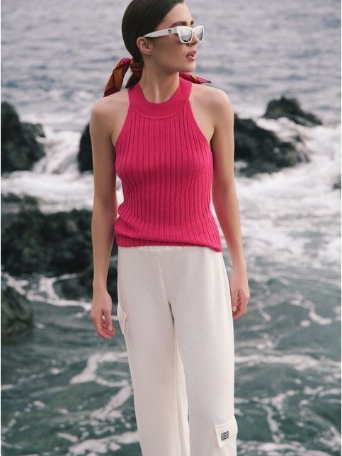 Топ с горловиной халтер и открытыми плечами LDK 2324