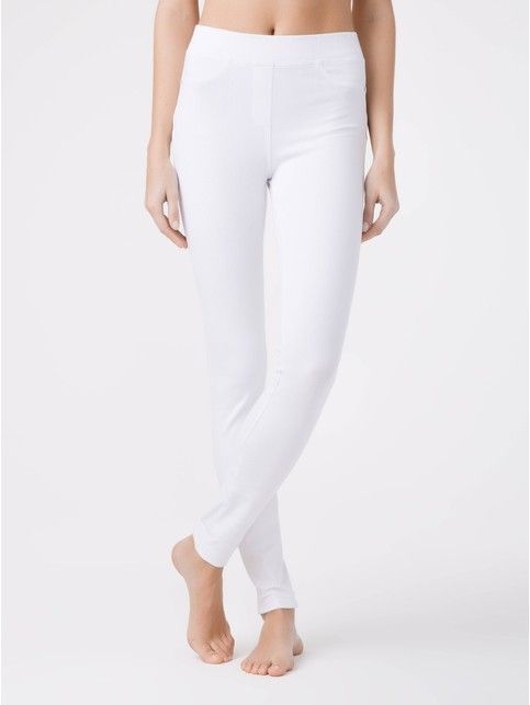 Моделирующие джеггинсы с эффектом