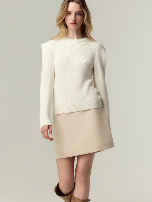 Джемпер полуприлегающего силуэта с акцентной линией плеч LDK2572 - купить в интернет-магазине Conte