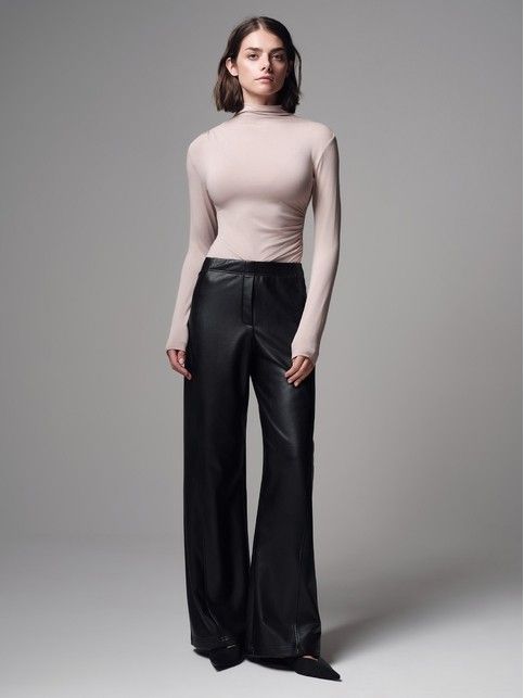 Боди из вискозы воротником-стойкой LBD 3250 - купить в интернет-магазине Conte