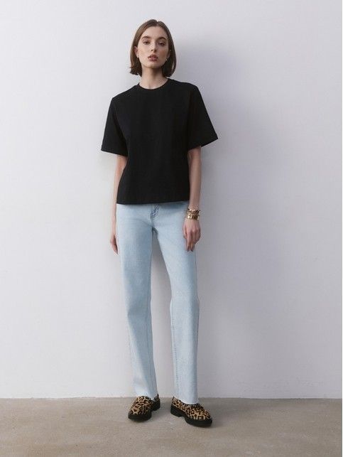 Черная базовая футболка из хлопка с манжетами по рукавам LD 2680