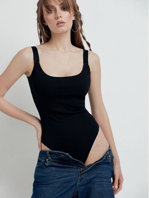 Боди в рубчик на бретелях LBD 1603