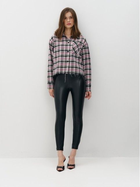 Леггинсы из экокожи на флисе с рельефными швами и кокеткой LLG 3213