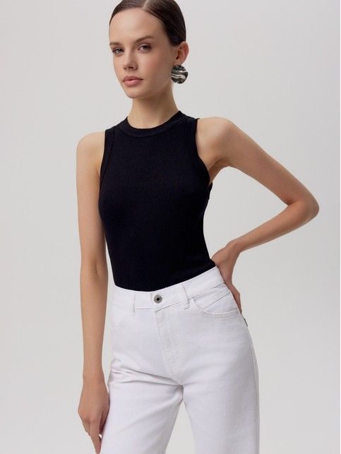 Базовый топ из вискозы в рубчик без рукавов LD 2638