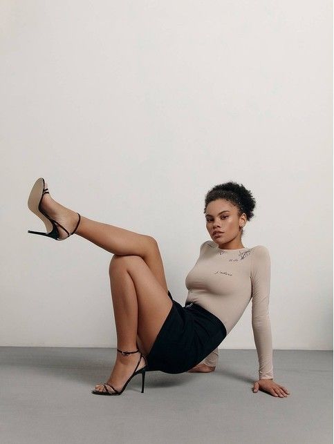 Фактурная mini-юбка А-силуэта на молнии LU 1621