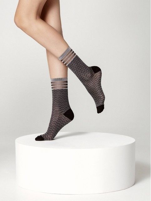 Удлиненные носки из вискозы с прозрачной сеткой и геометрическим рисунком