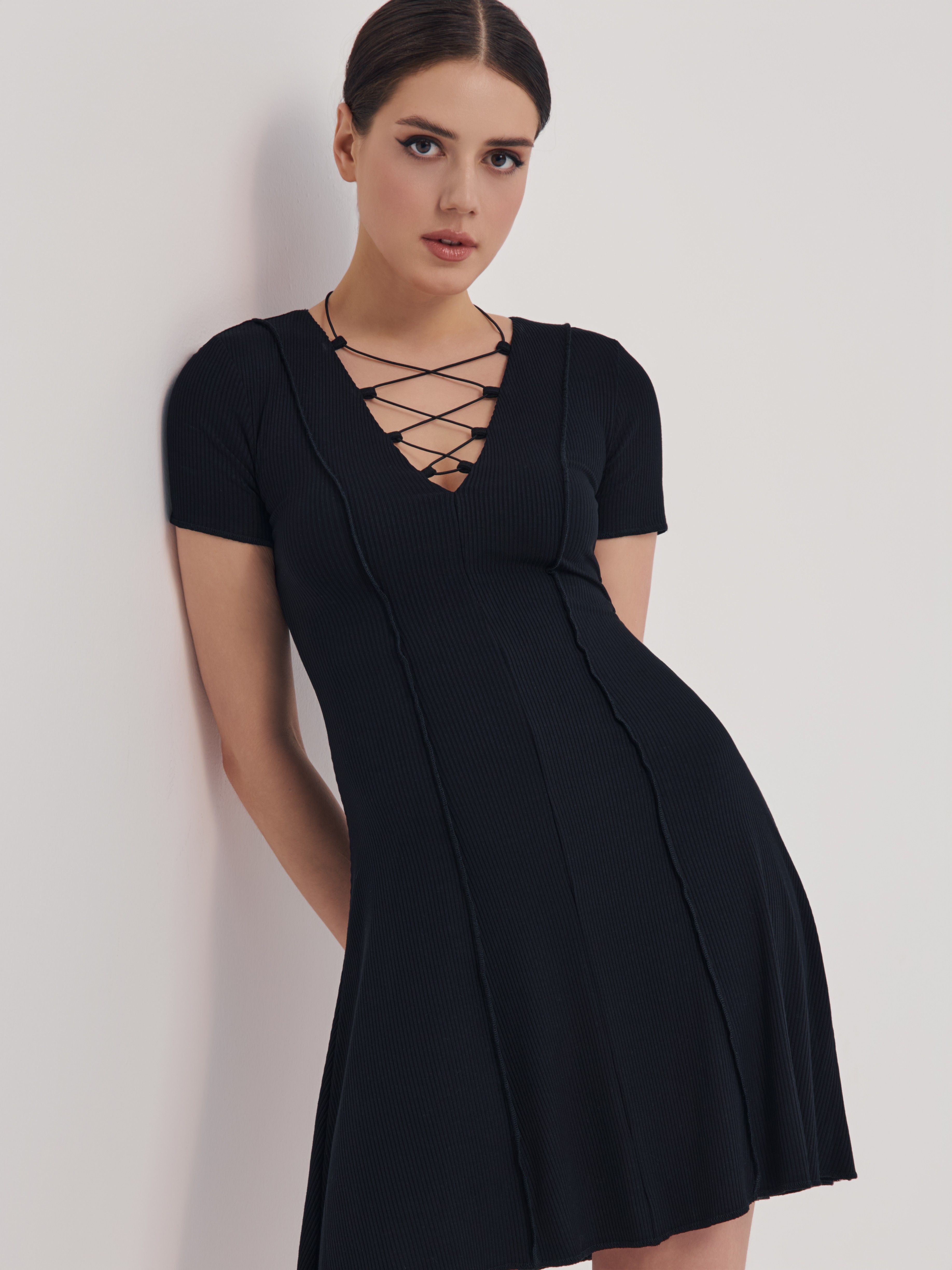 Платье А-силуэта в рубчик на шнуровке LPL 2644 Conte ⭐️, цвет black, размер 170-84-90/xs